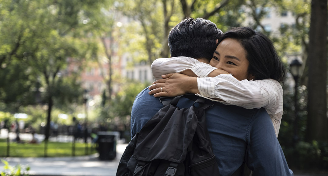 Teo Yoo, Greta Lee dans Past lives - Nos vies d'avant