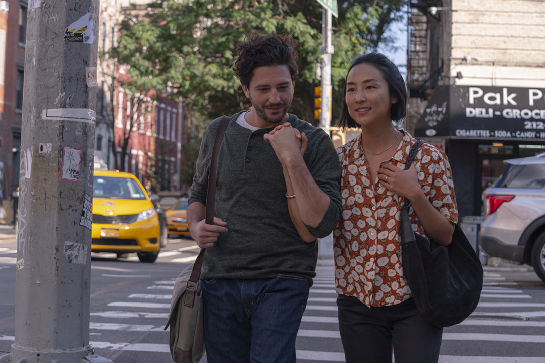 John Magaro, Greta Lee dans Past lives - Nos vies d'avant