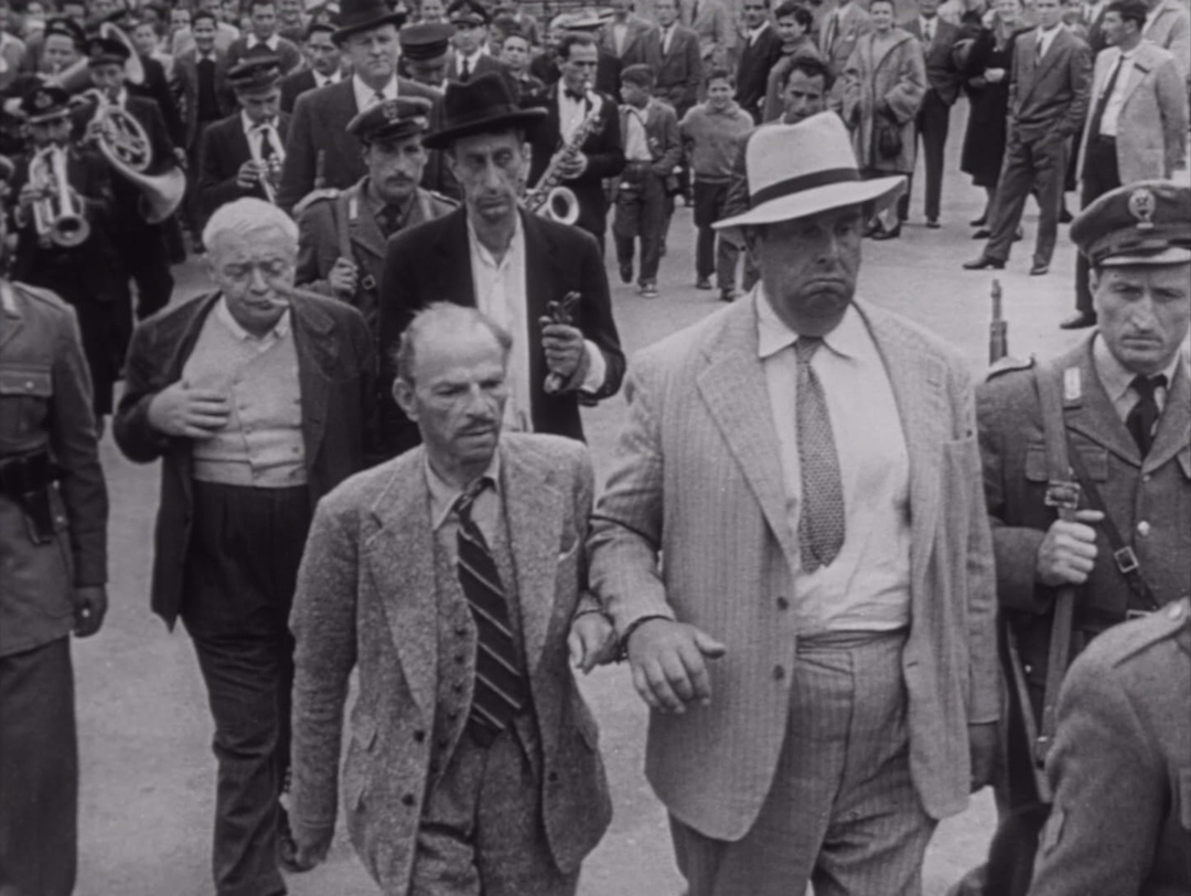 Peter Lorre, Robert Morley, Marco Tulli dans Plus fort que le diable