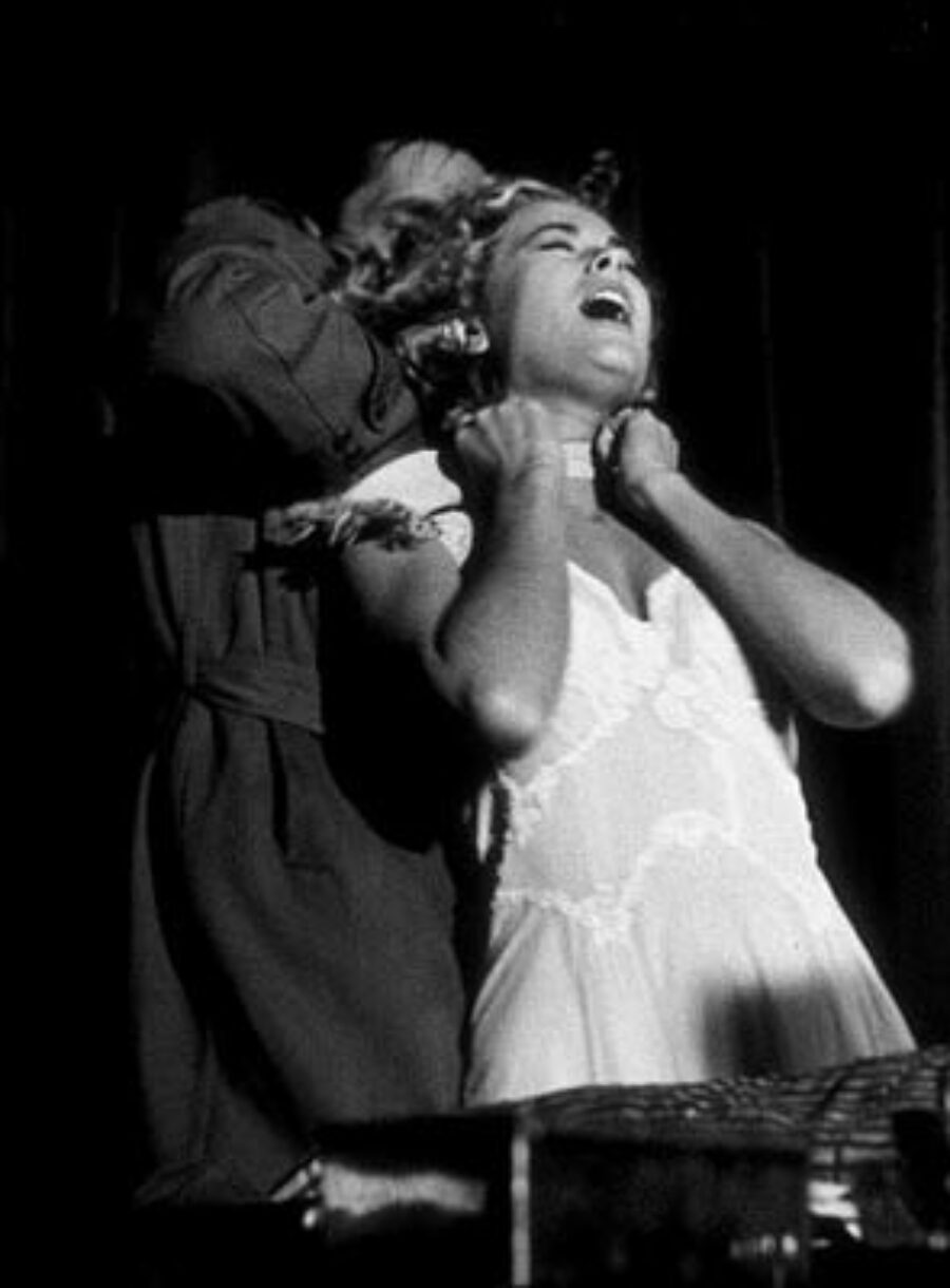 Afficher l'image Grace Kelly, Anthony Dawson