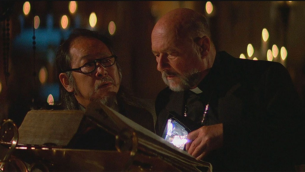 Donald Pleasence, Victor Wong dans Prince des ténèbres