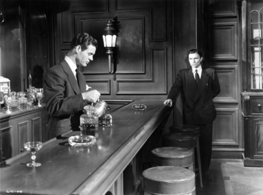 Afficher l'image Robert Ryan, James Mason
