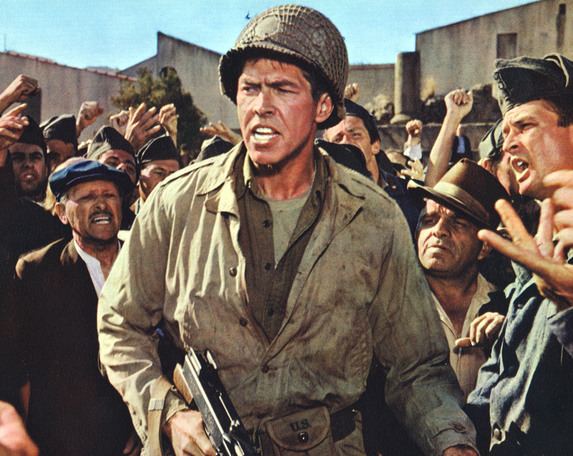 James Coburn dans Qu'as tu fais à la guerre Papa ?