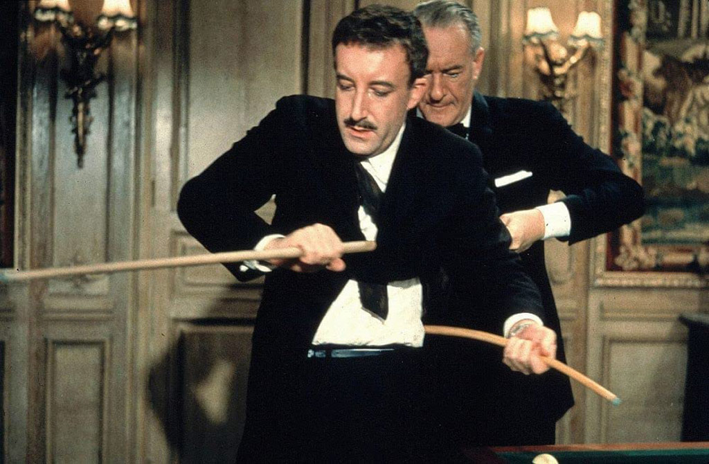 Peter Sellers, George Sanders dans Quand l'inspecteur s'emmêle