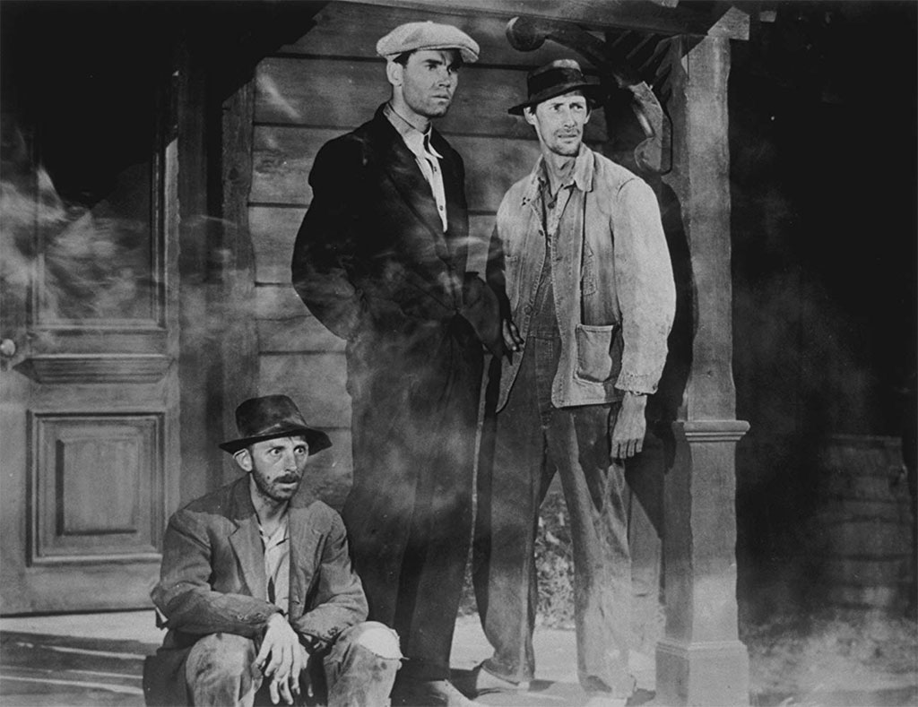 Henry Fonda, John Carradine, John Qualen dans le film Les Raisins de la colère