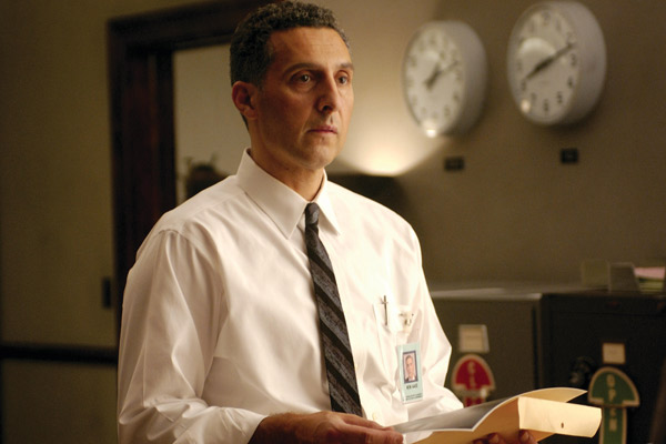 John Turturro dans Raisons d'état