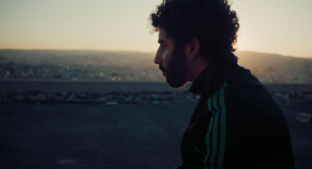 Aboubakr Bensaihi dans Rebel