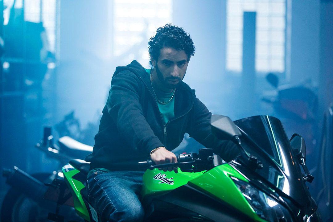 Aboubakr Bensaihi dans Rebel