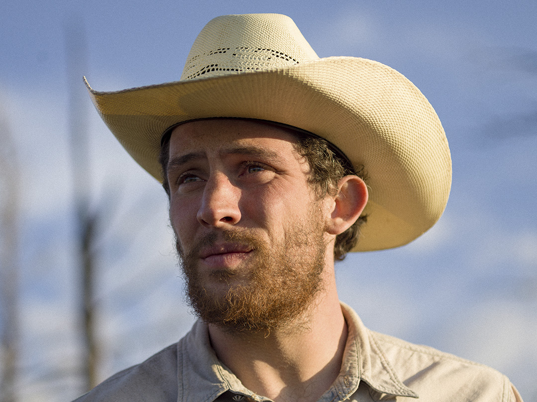 Josh O'Connor dans Rebuilding