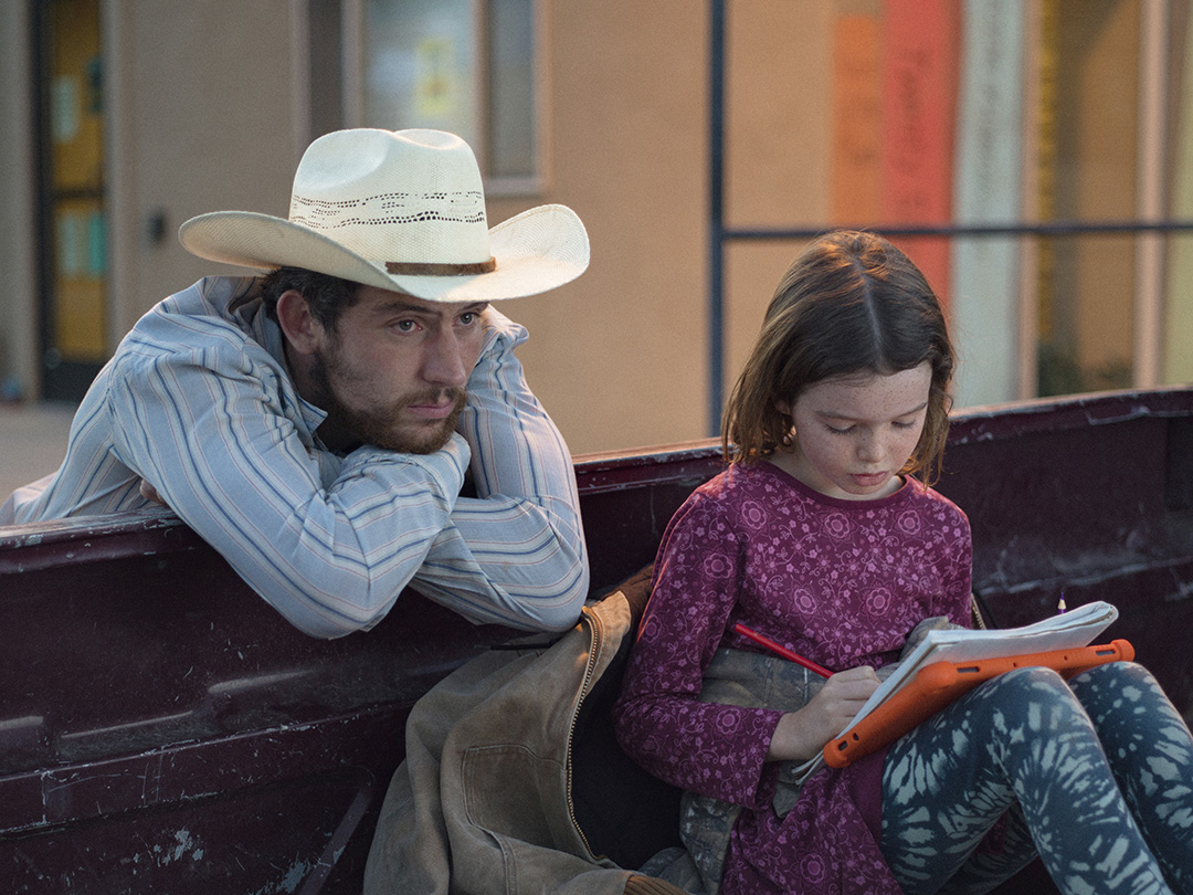 Josh O'Connor, Lily LaTorre dans Rebuilding