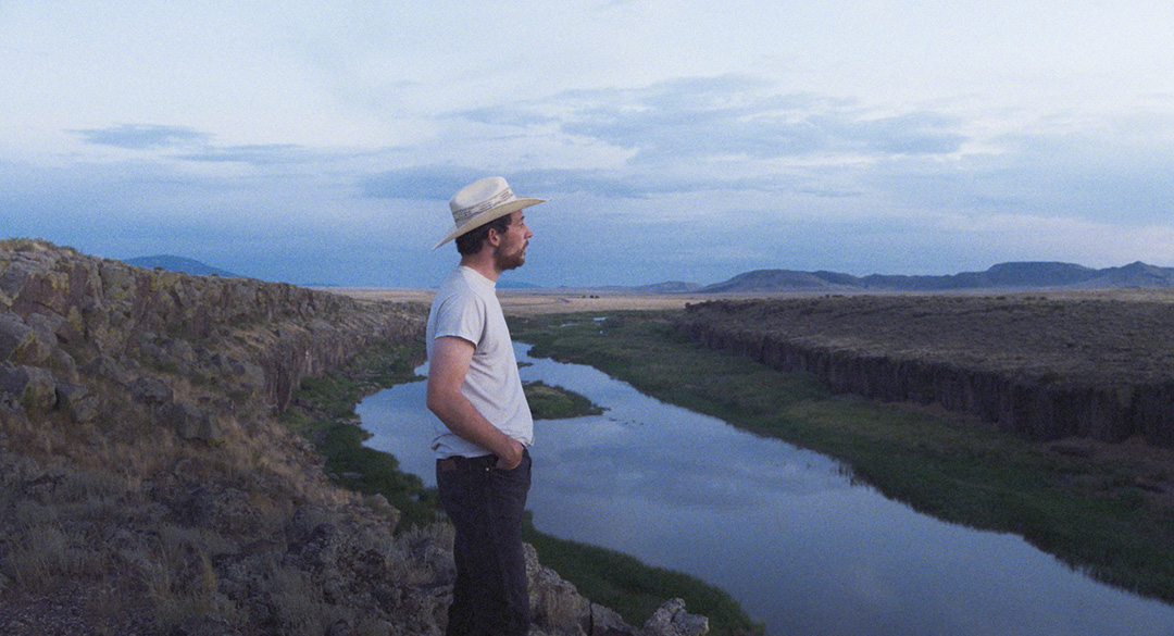 Josh O'Connor dans Rebuilding