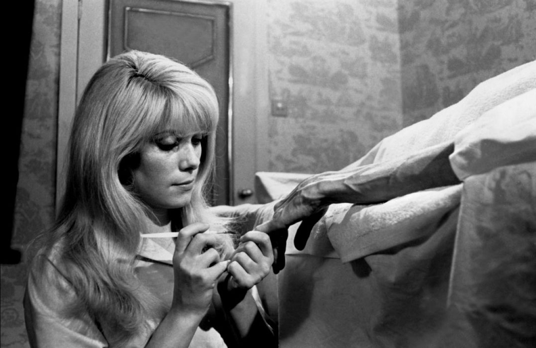 Catherine Deneuve dans Répulsion