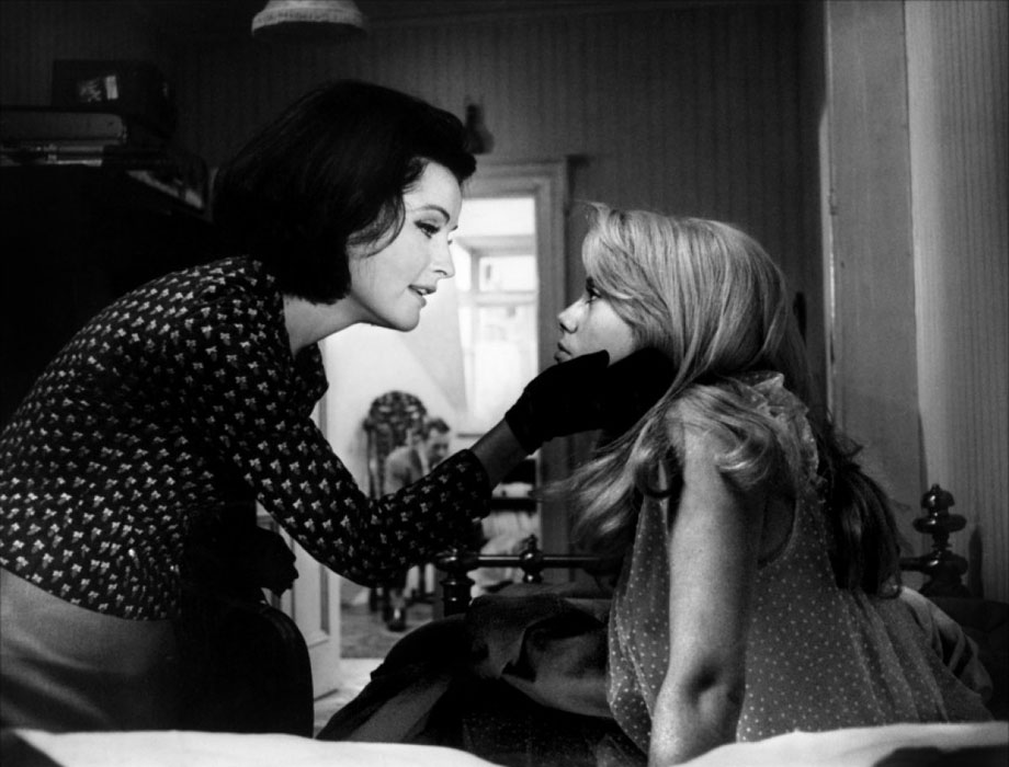 Catherine Deneuve, Yvonne Furneaux dans Répulsion