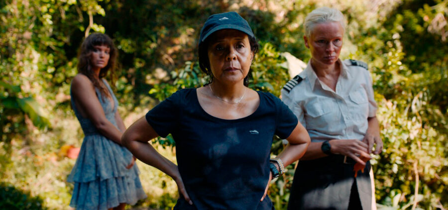 Afficher l'image Vicki Berlin, Dolly De Leon, Charlbi Dean