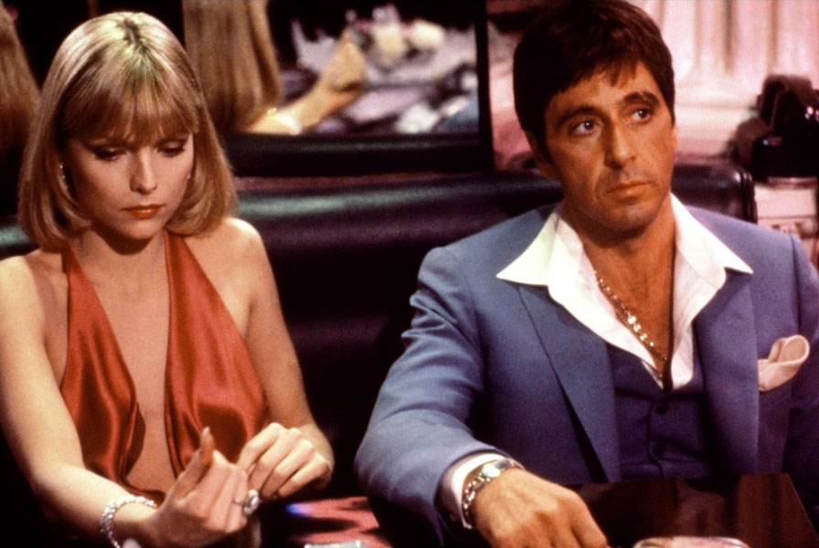 Al Pacino, Michelle Pfeiffer dans Scarface