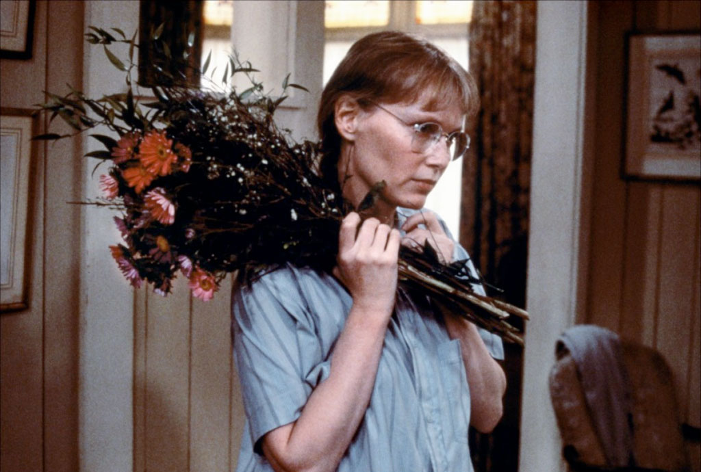 Mia Farrow dans September