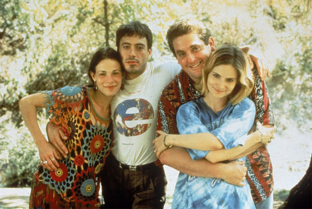 Robert Downey Jr., Jennifer Jason Leigh, Lili Taylor, Chris Penn dans Short cuts