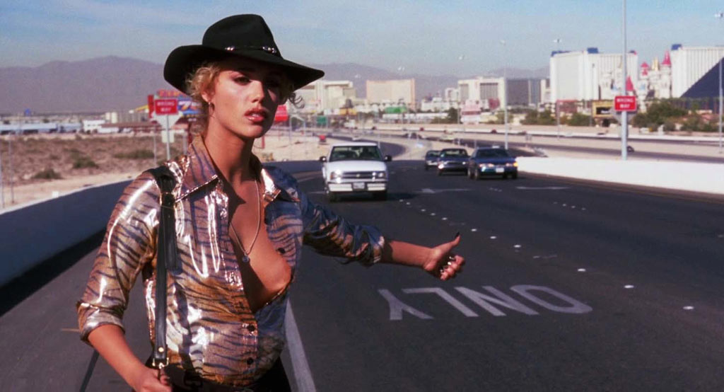 Elizabeth Berkley dans Showgirls