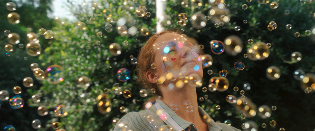 Niovi Charalambous dans Smaragda