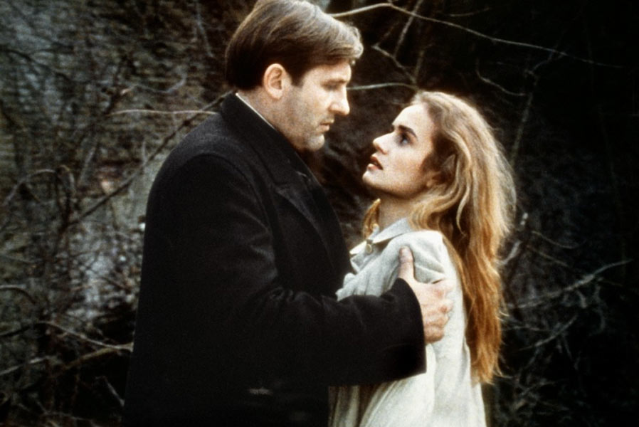 Gérard Depardieu, Sandrine Bonnaire dans Sous le soleil de Satan