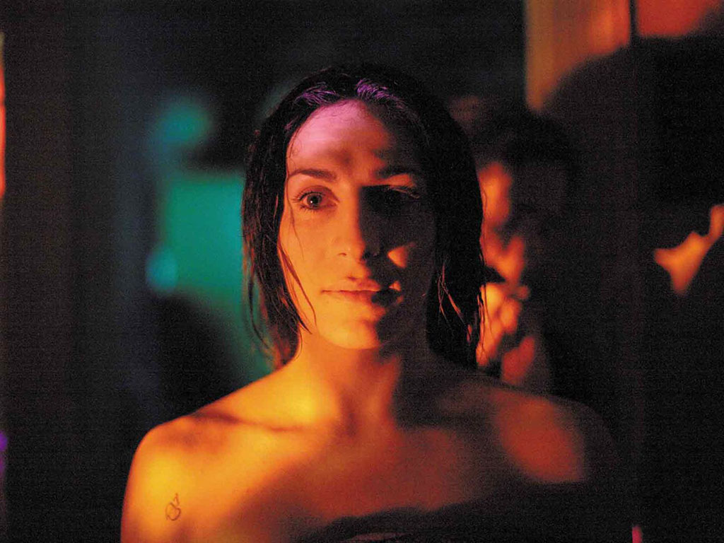 Mina Orfanou dans Strella
