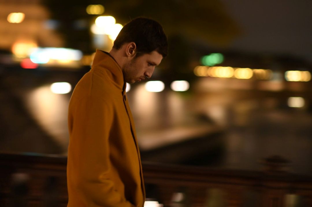 Tom Mercier dans Synonymes