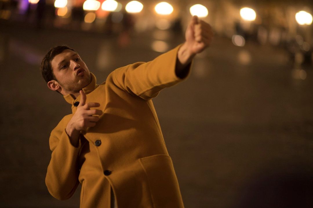 Tom Mercier dans Synonymes