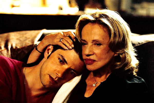 Melvil Poupaud, Jeanne Moreau dans Le Temps qui reste