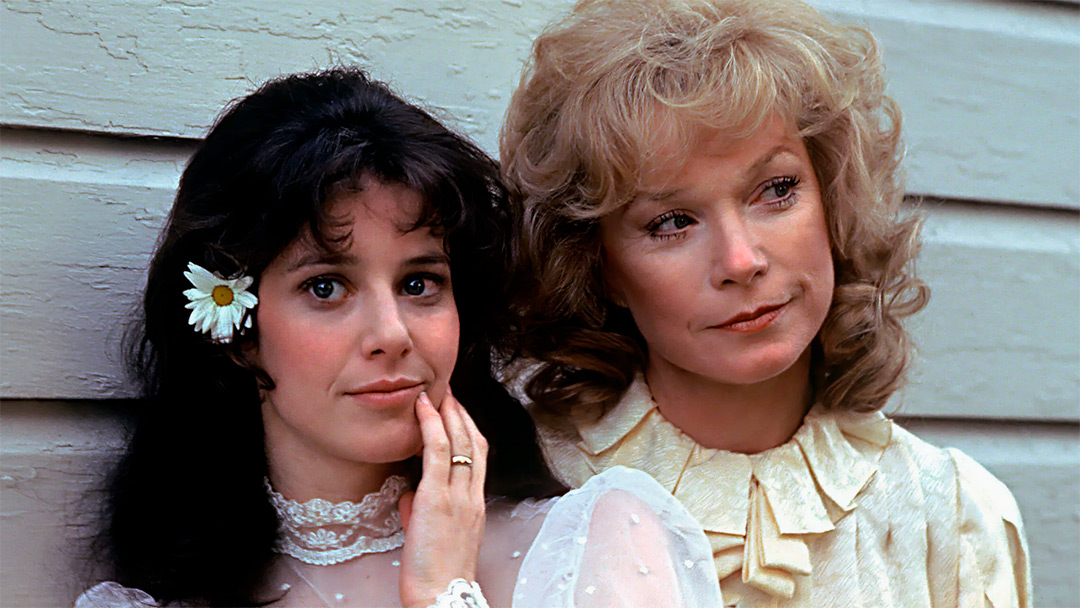 Shirley MacLaine, Debra Winger dans Tendres Passions