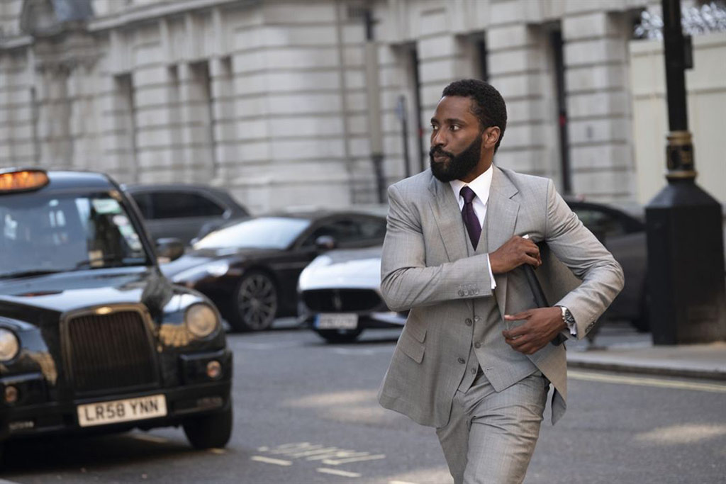 John David Washington dans Tenet