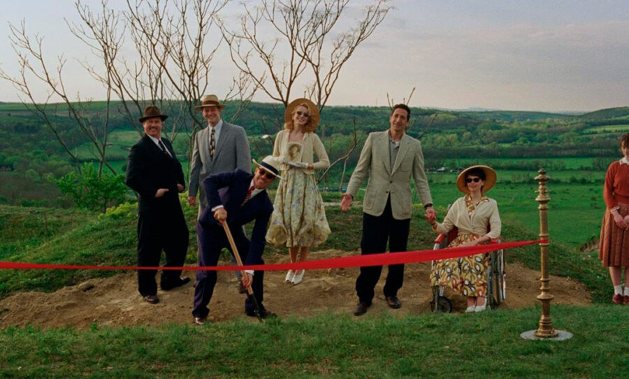 Afficher l'image Guy Pearce, Adrien Brody, Felicity Jones, Stacy Martin, Joe Alwyn