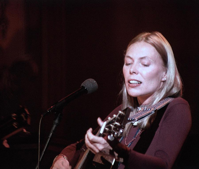 Joni Mitchell dans The Last Waltz