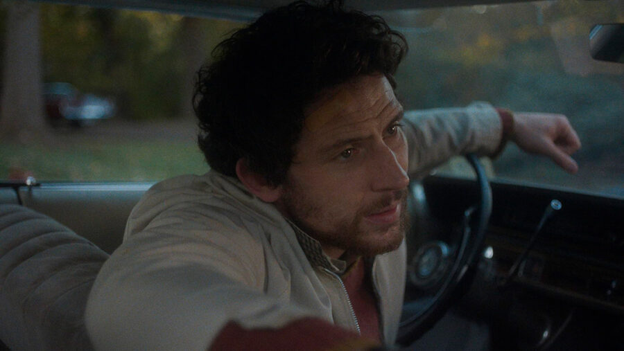 Afficher l'image Josh O'Connor