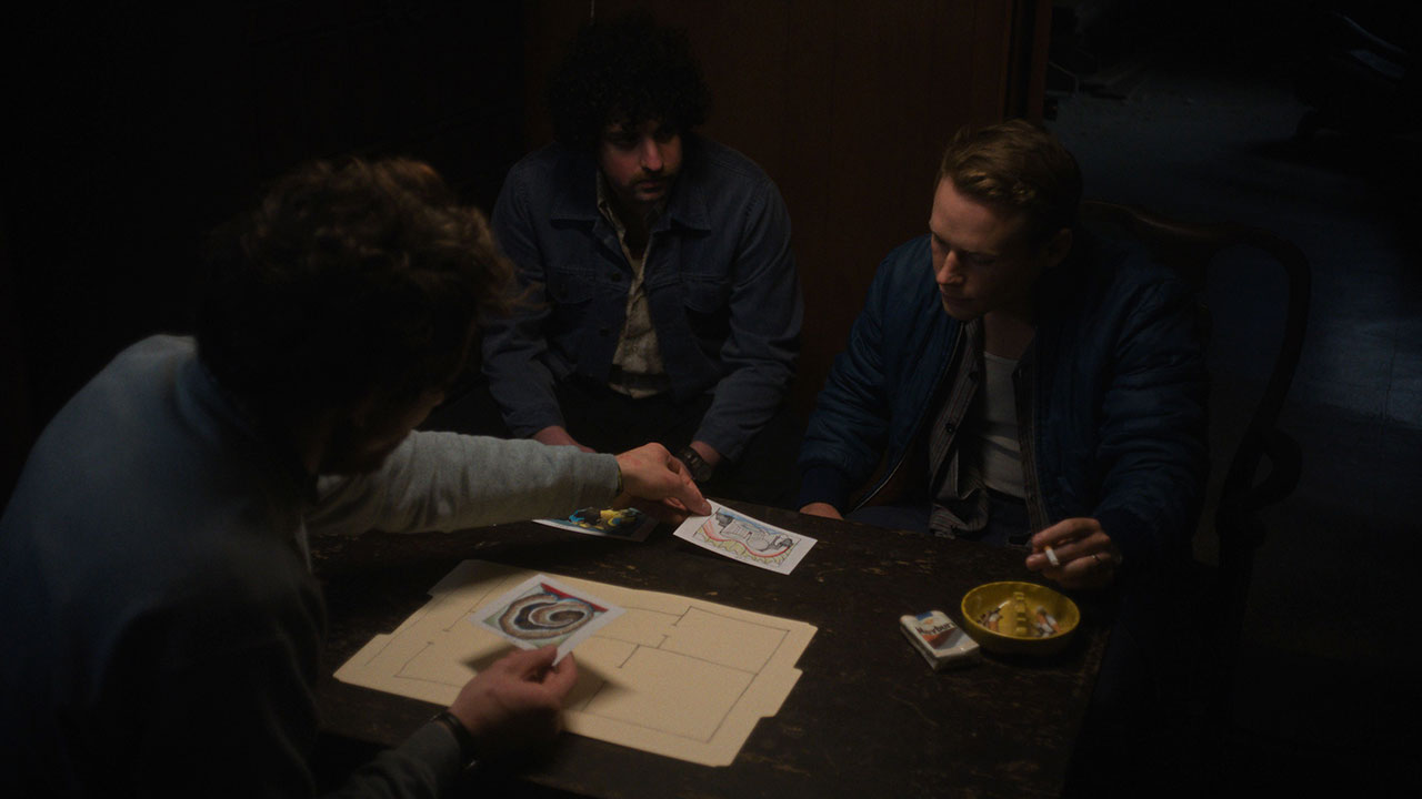 Josh O'Connor dans The Mastermind