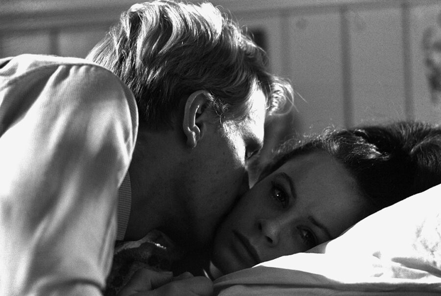 Afficher l'image James Fox, Sarah Miles