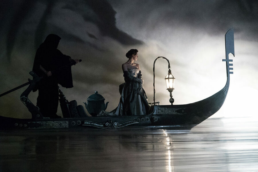 Afficher l'image Honor Swinton Byrne