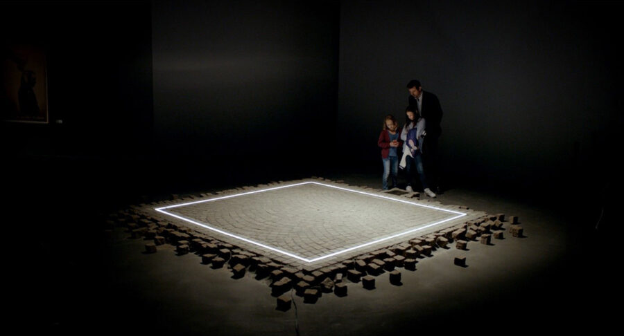 Afficher l'image Claes Bang