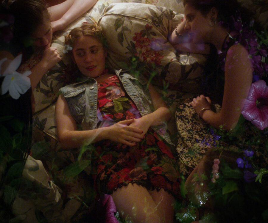 Afficher l'image the-world-is-full-of-secrets-02