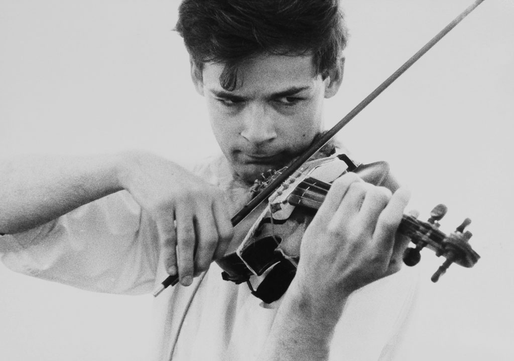 Tony Conrad dans Tony Conrad : Completely in the present