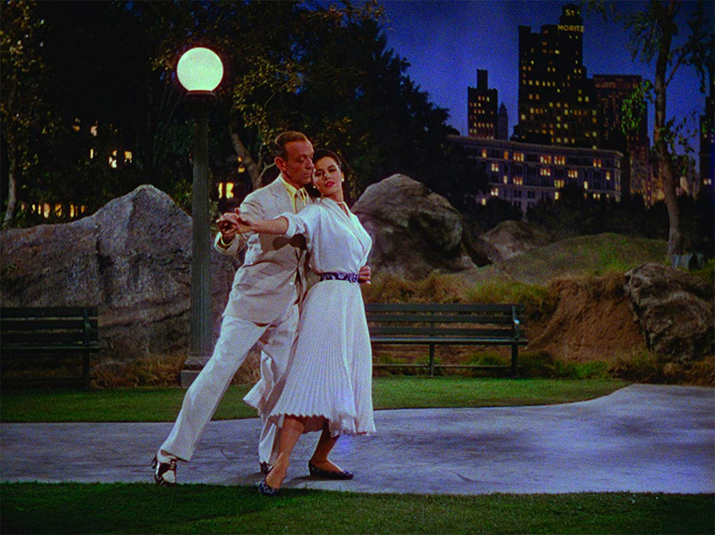 Fred Astaire, Cyd Charisse dans Tous en scène !