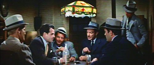 Robert Taylor dans Traquenard