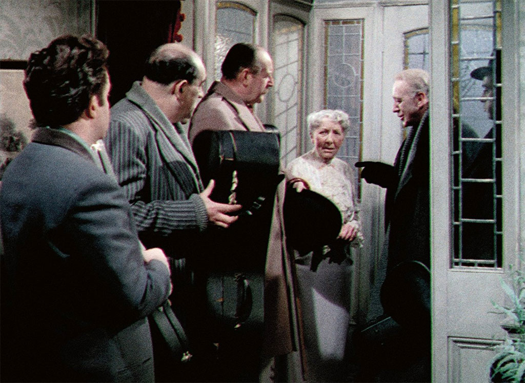 Alec Guinness, Peter Sellers, Herbert Lom, Danny Green, Katie Johnson, Cecil Parker dans Tueurs de Dames