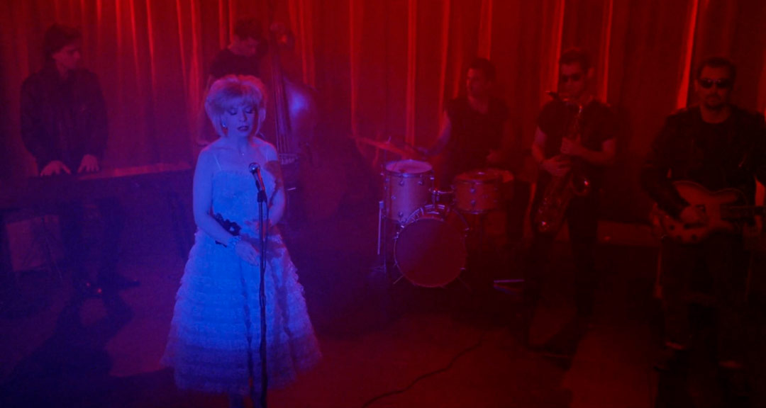 Joey Altruda, Julee Cruise, Steven Hodges, Smokey Hormel, Joseph Szeibert, William Ungerman dans Twin Peaks