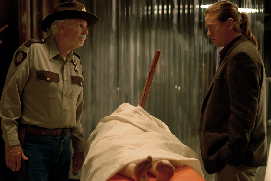 Val Kilmer, Bruce Dern dans Twixt 