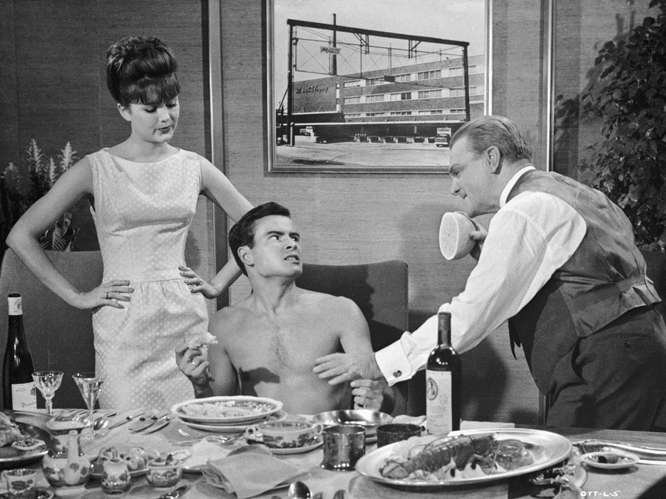 James Cagney, Pamela Tiffin, Horst Buchholz dans Un, deux, trois