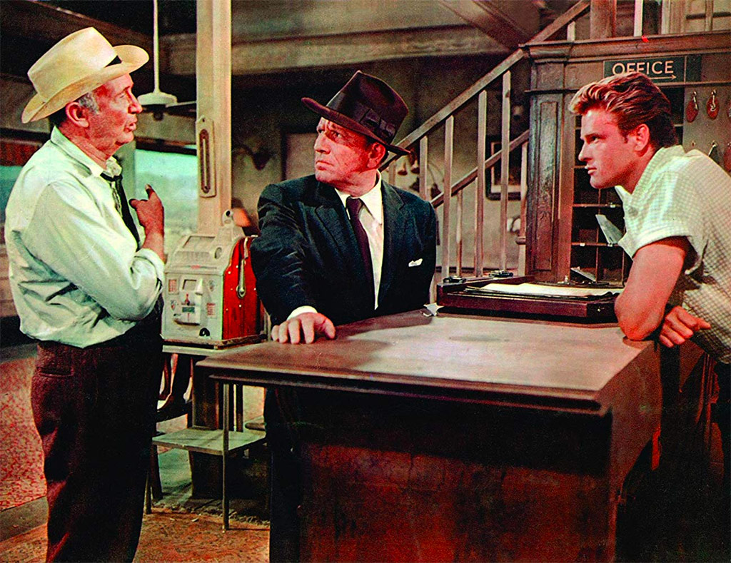 Spencer Tracy, Walter Brennan, John Ericson dans Un Homme est passé