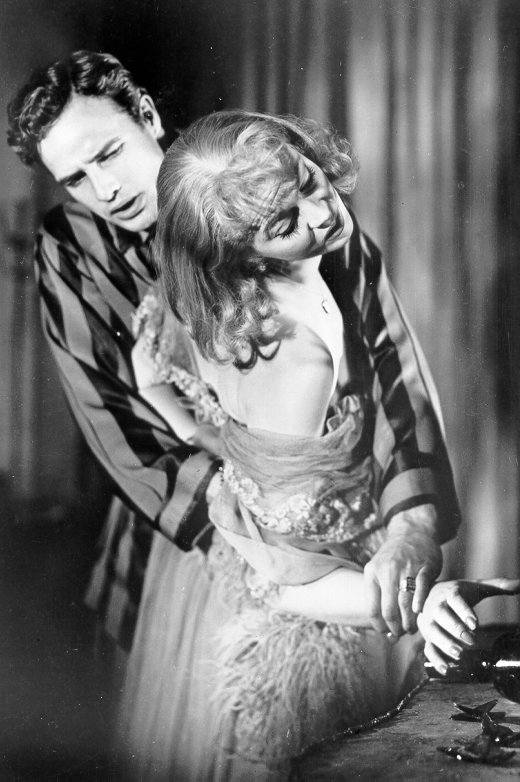 Marlon BRANDO et Vivien LEIGH dans Un tramway nommé désir 