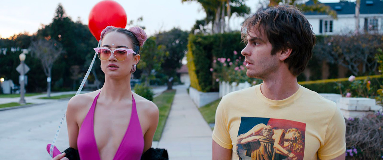 Grace Van Patten, Andrew Garfield dans Under The Silver Lake: