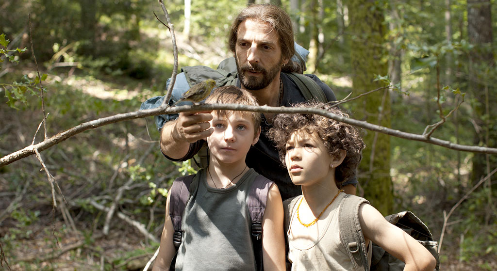 Mathieu Kassovitz, David Gastou, Sofiane Neveu dans Vie sauvage