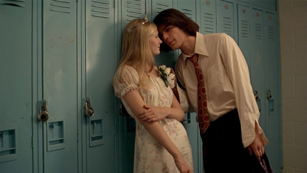 Kirsten Dunst, Josh Hartnett  dans Virgin suicides